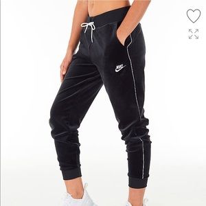 Women’s Nike Sportswear Velour Jogger Pants